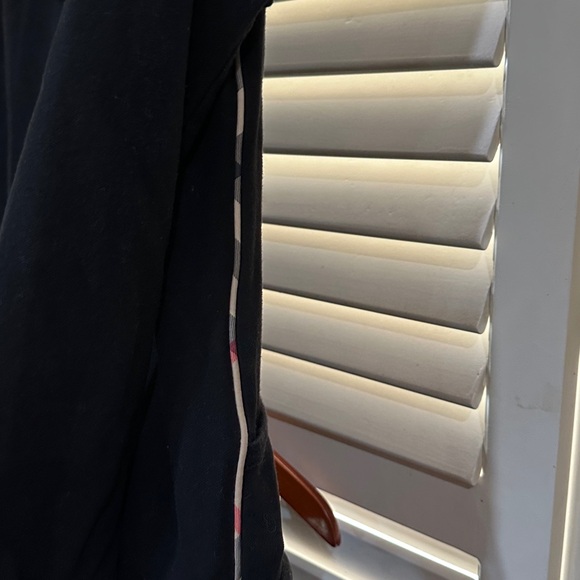 Burberry Black Women's sweatsuit. Top size Large, Bottoms Size Medium - Picture 10 of 10